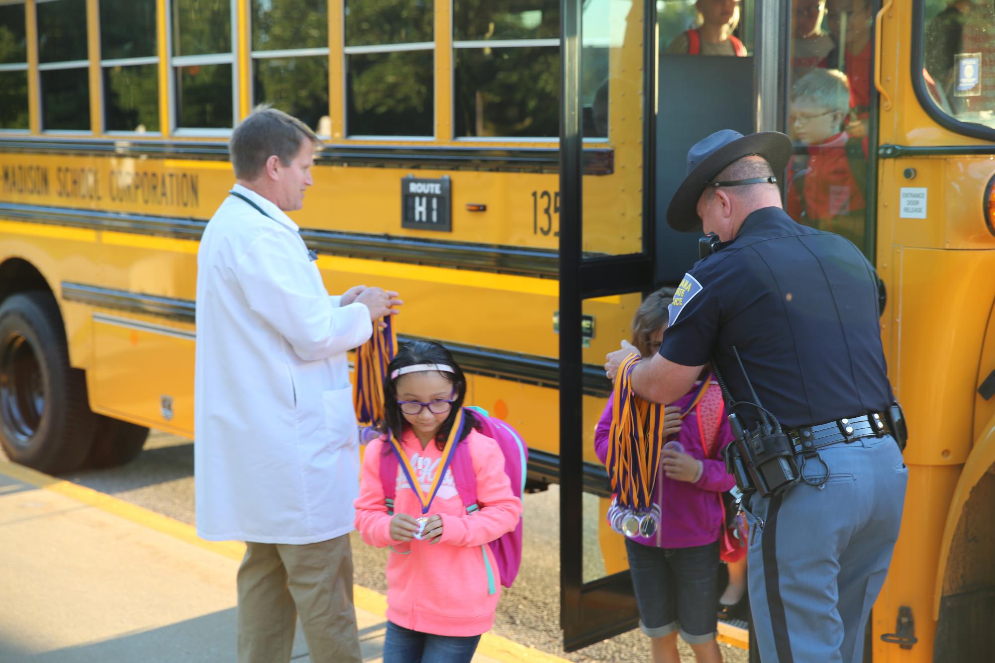 Horizon Students get a Heroes Welcome for the 1st Day of School