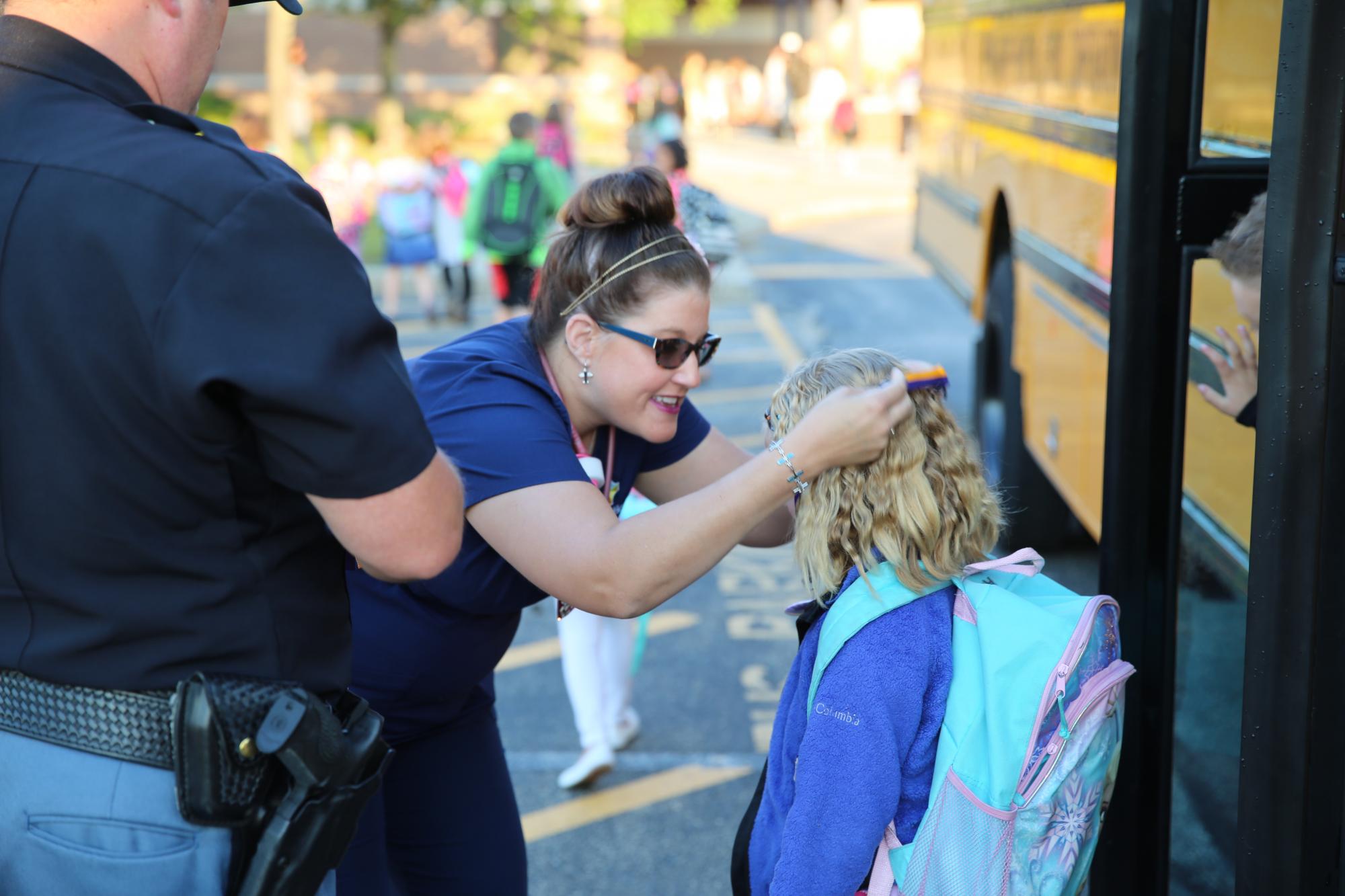 Horizon Students get a Heroes Welcome for the 1st Day of School