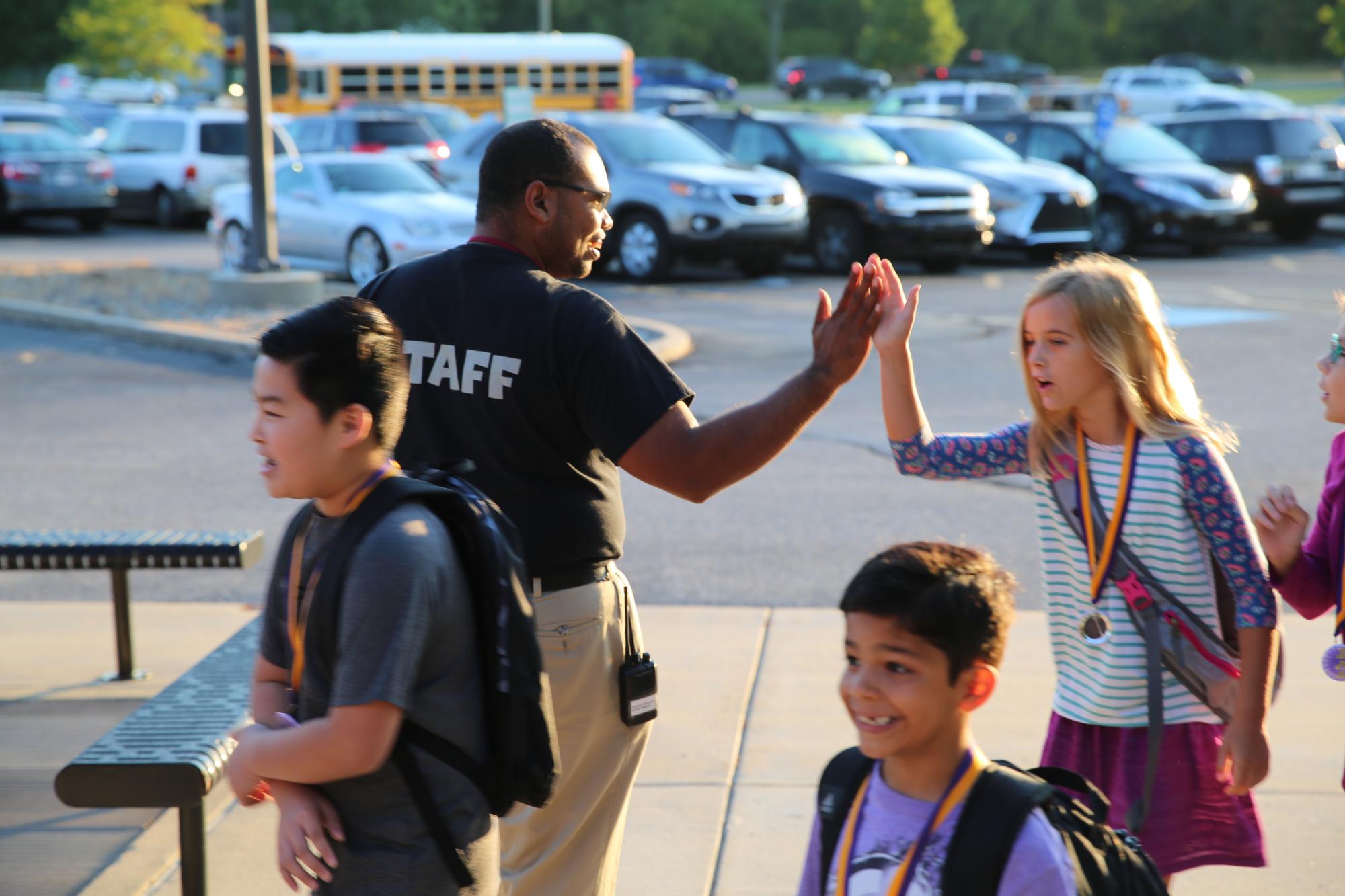 Horizon Students get a Heroes Welcome for the 1st Day of School